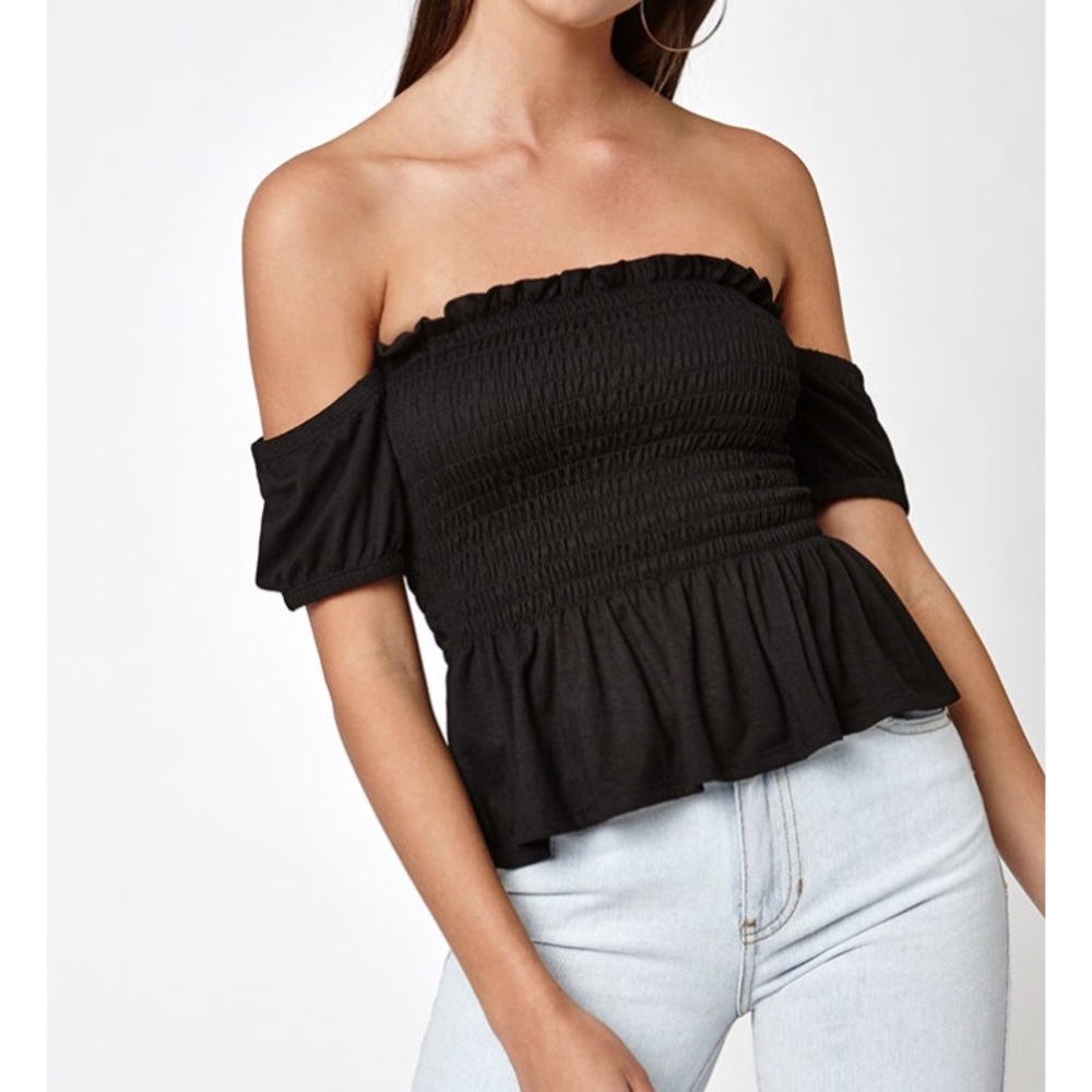 OFF SHOULDER TOP